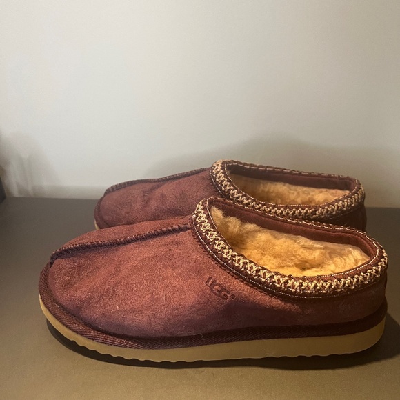 UGG Shoes - Ugg Tasman slippers vintage womens size 7